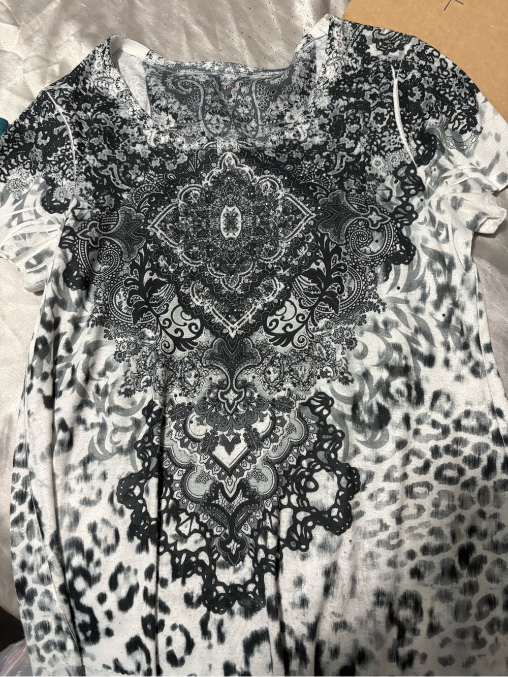 Women's Black & White Printed Short Sleeve Top